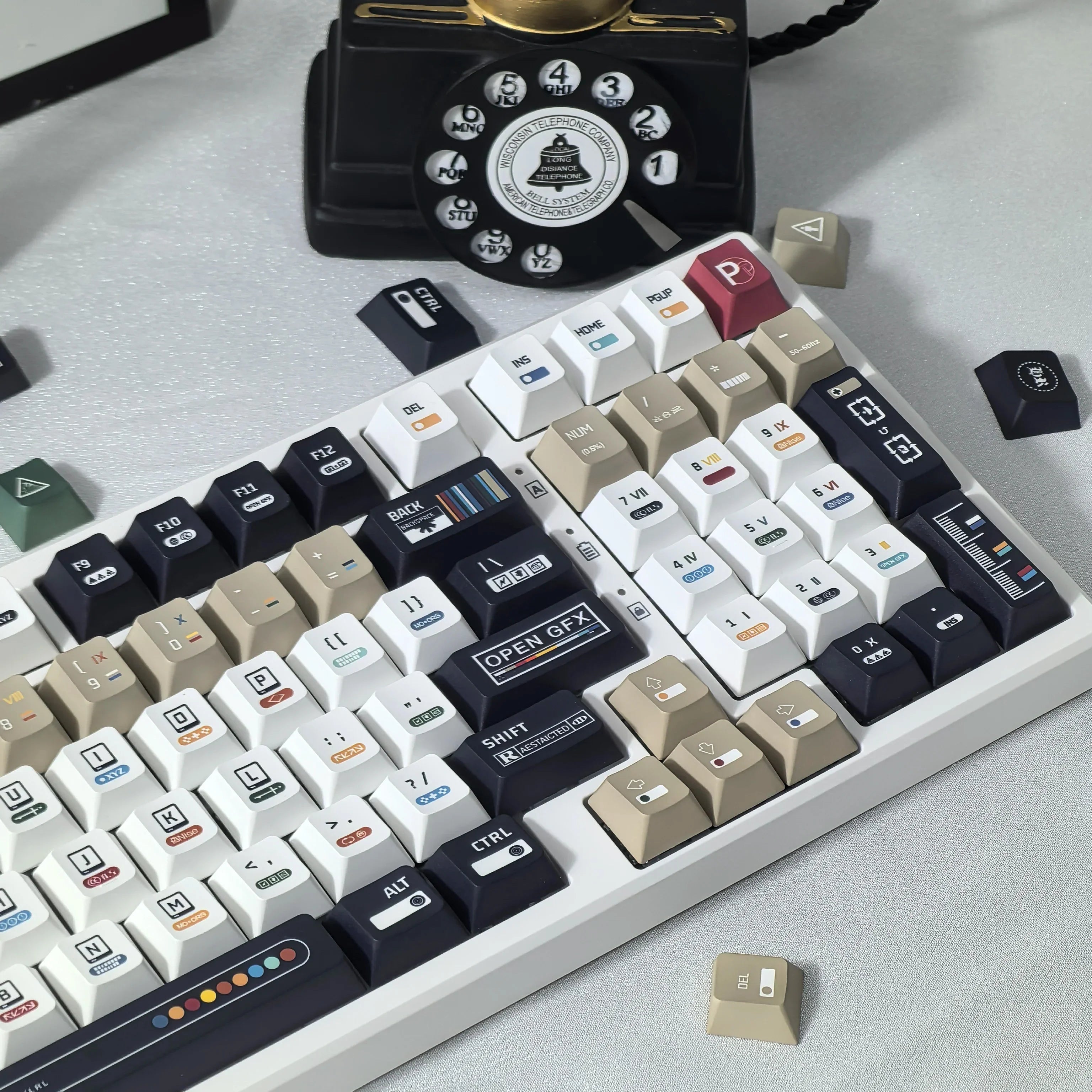 韩国键帽 极繁主义主题键帽 135 键樱桃 Pbt 俄语英语复古键帽黑白设计“L”形输入键