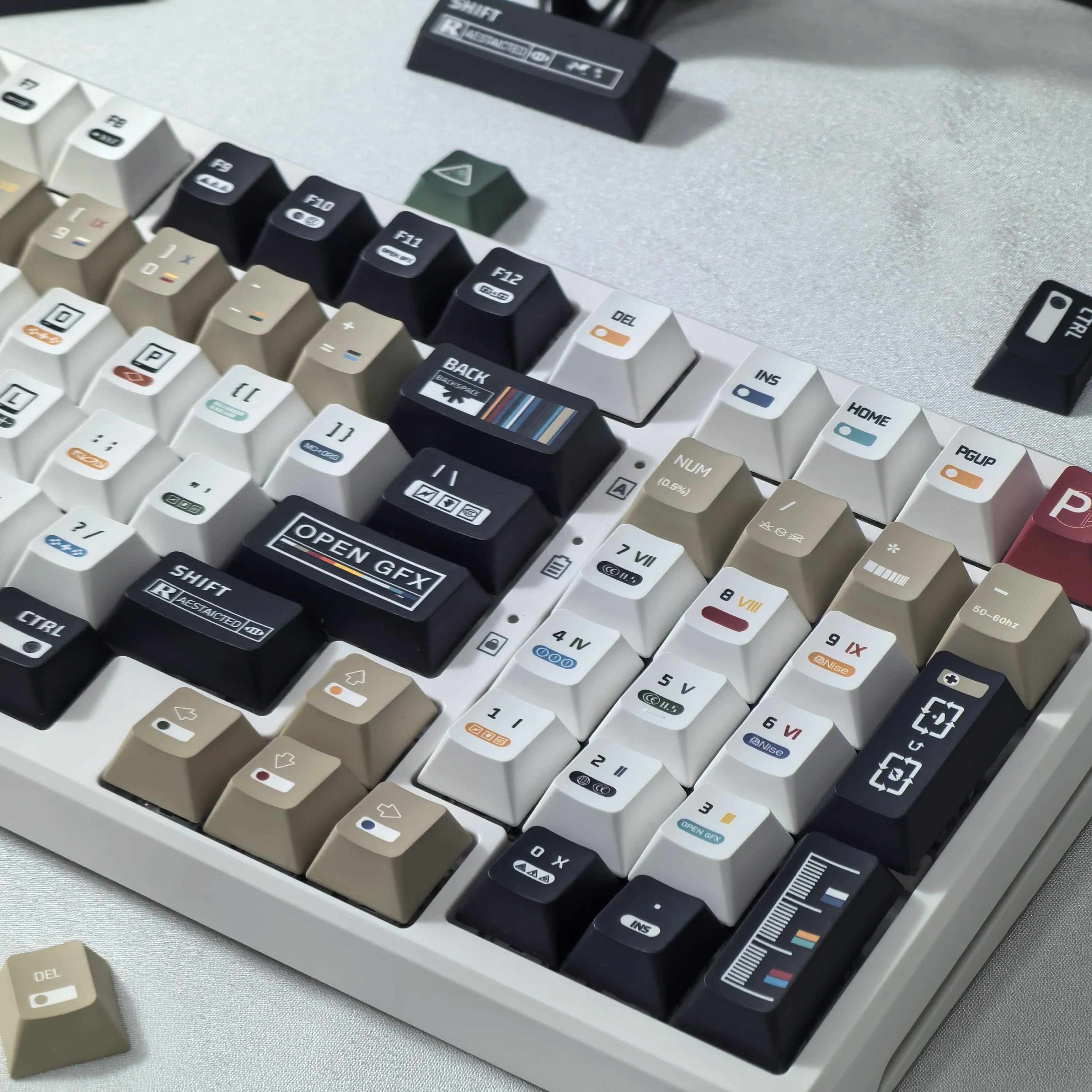 韩国键帽 极繁主义主题键帽 135 键樱桃 Pbt 俄语英语复古键帽黑白设计“L”形输入键