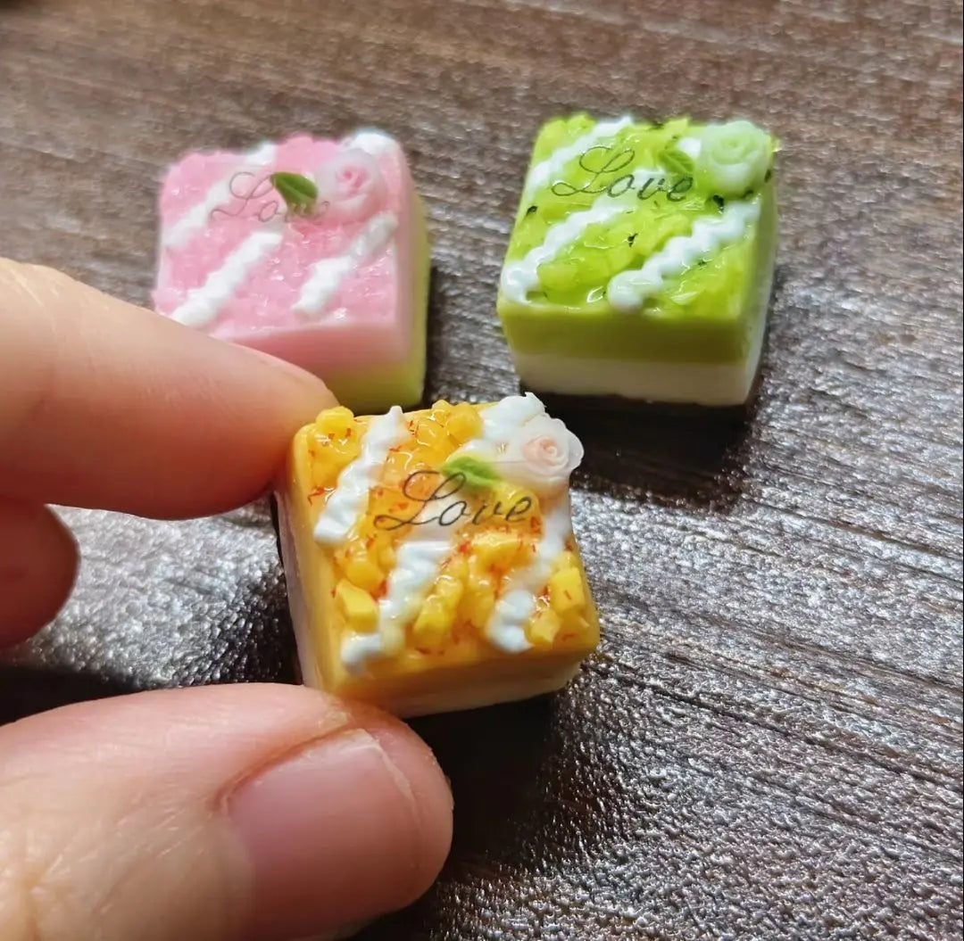 Original Cute Cake Keycap Kawaii Clay Keyboard Caps Custom Handmade Game Artistic Keycaps for Mechanical Keyboard Gift MX Switch